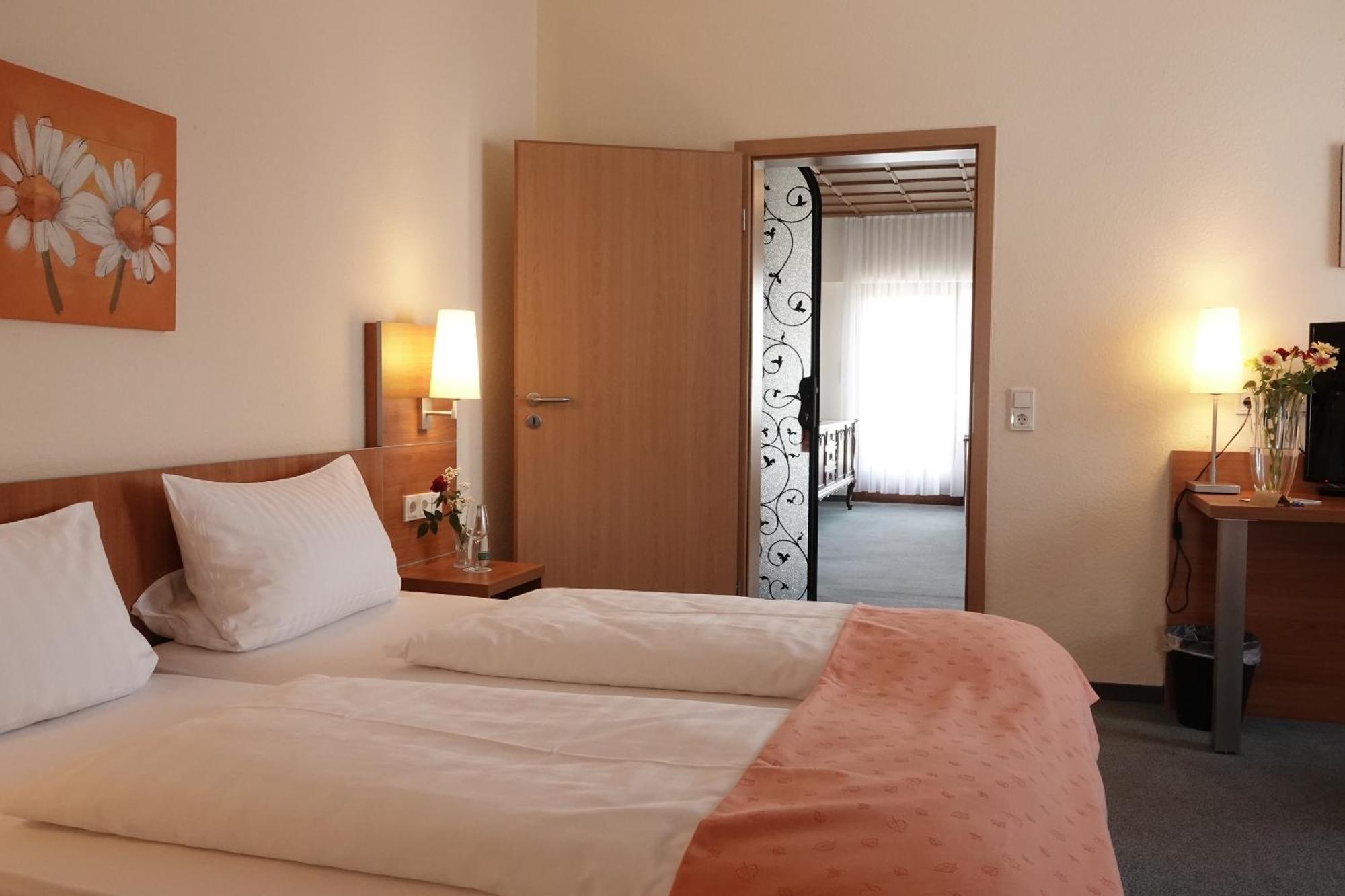 Hotel-Restaurant Zum Kirschbaum Rottendorf Luaran gambar