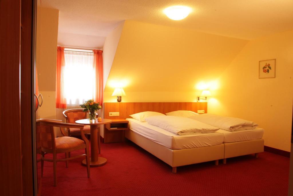 Hotel-Restaurant Zum Kirschbaum Rottendorf Luaran gambar